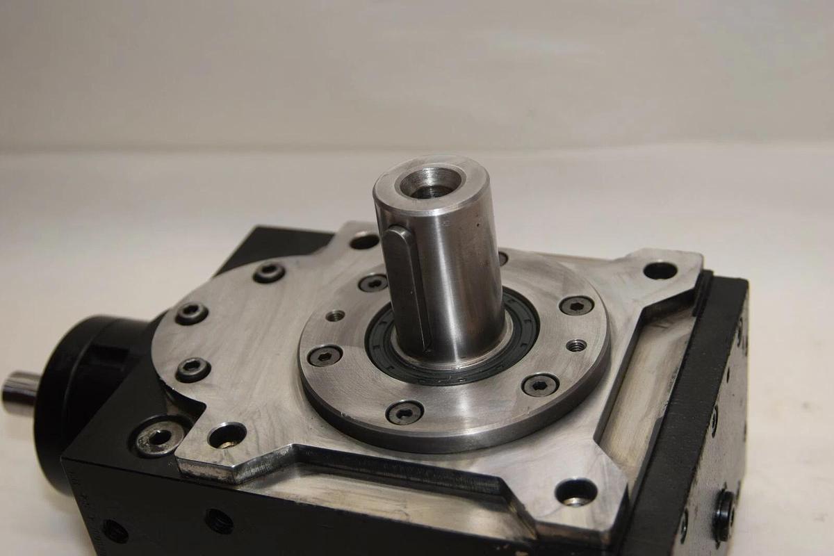 (NEW) MS-GRAESSNER D-72135 18.27mm & 35.10mm Shaft Gear Box / Speed Reducer