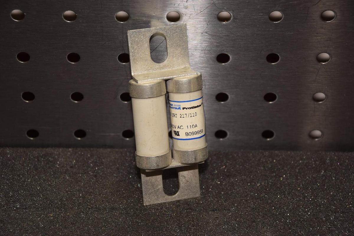 FERRAZ SHAWMUT 6-URT-217/110 550VAC 110A DOUBLE HIGH SPEED FUSE NEW