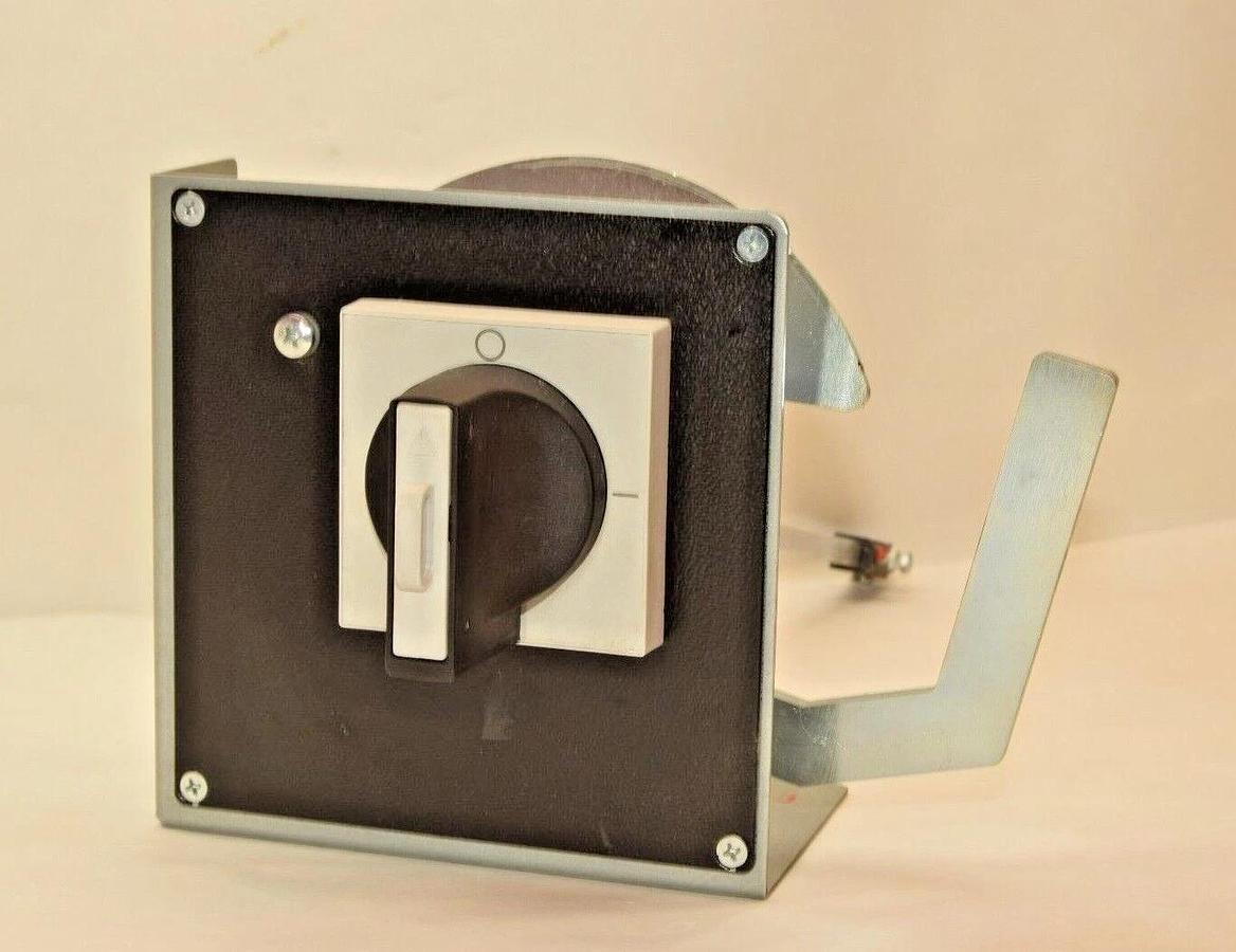 Used SIEMENS 8UC9400 Interlocking Kit for Circuit Breaker