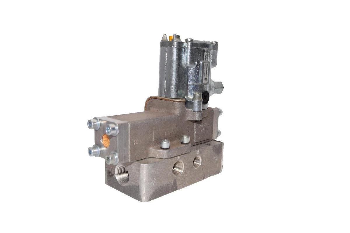 Parker L4452810253 Solenoid Valve With Pilot Model K175803553 & K022097 (New)