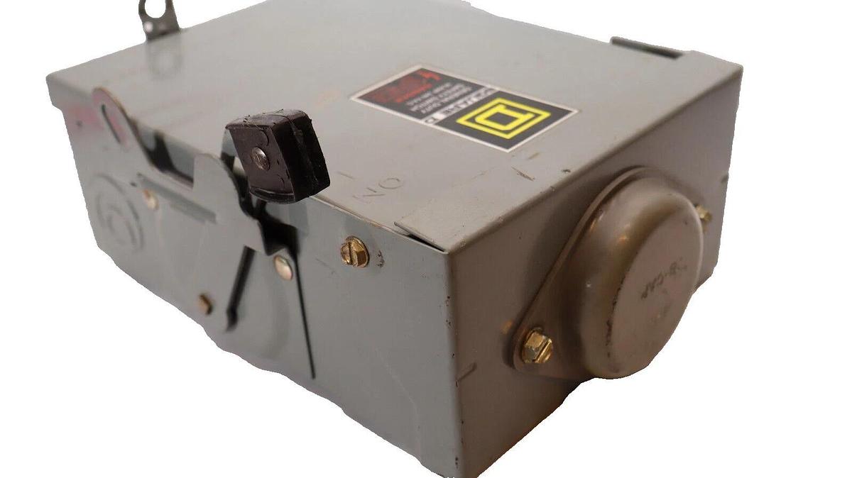 Used SQUARE D Safety Switch DU221RB 30Amp 240V Series E2 Type 3R Enclosure