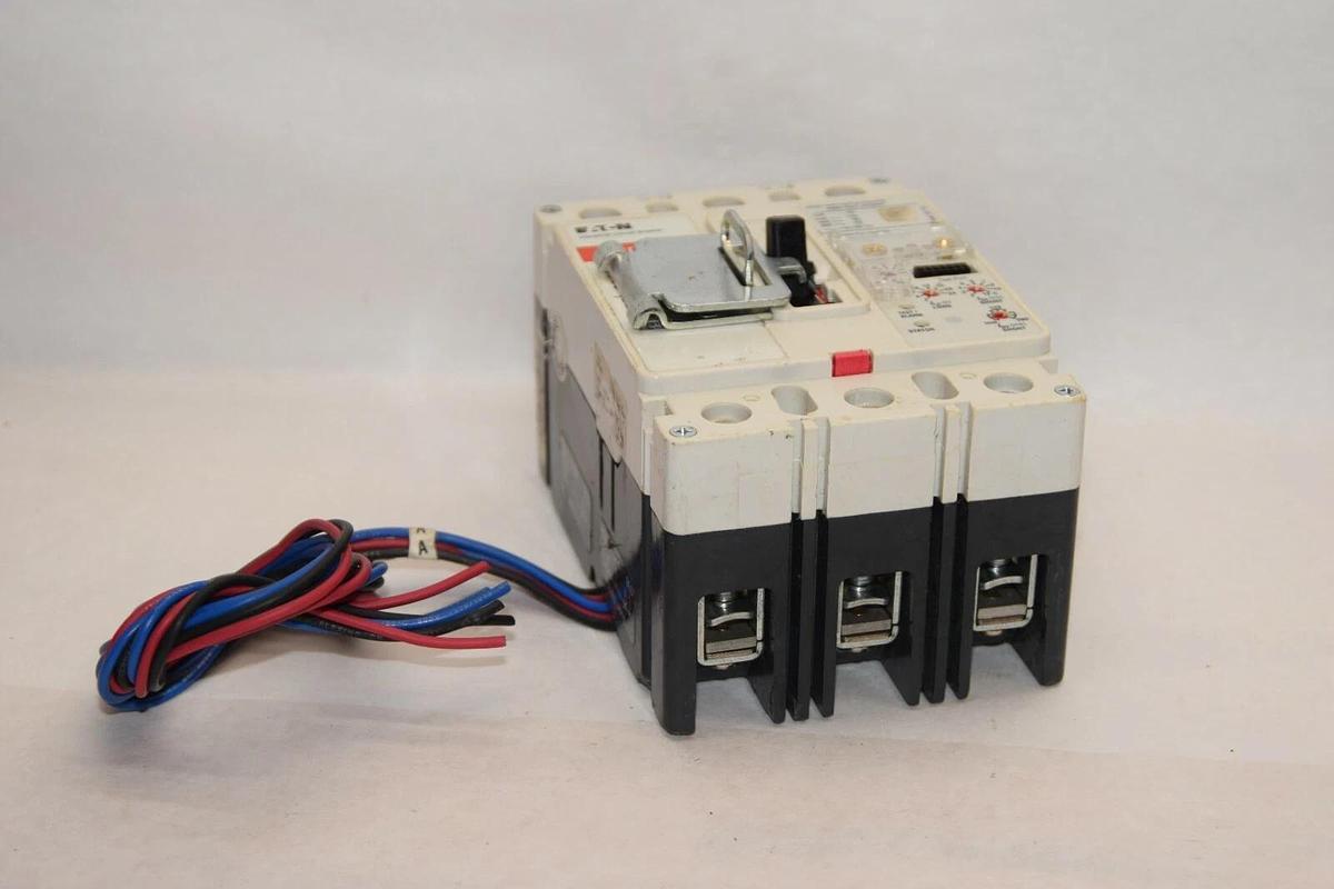 (NEW) EATON CUTLER HAMMER HFDE308032C02 80A 80 Amp A 3P 600Vac Circuit Breaker