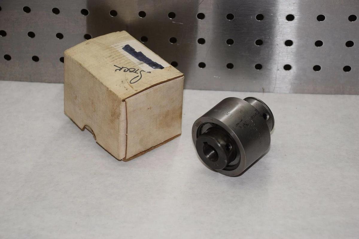 ZERO-MAX 5/8" BORE END OF SHAFT MOUNT BUSHED BORE HOUSING NEW