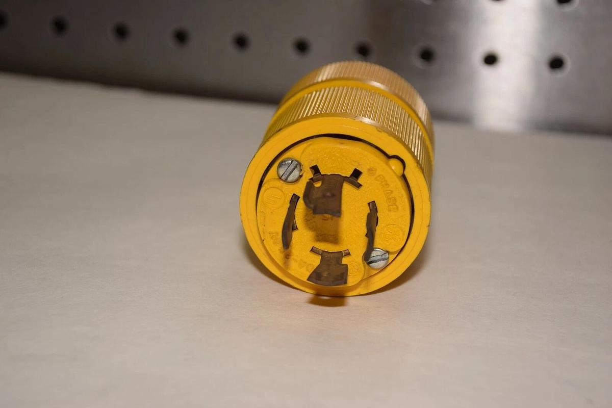 GE GENERAL ELECTRIC L15 20A 250V 3 PHASE LOCKING PLUG NEW