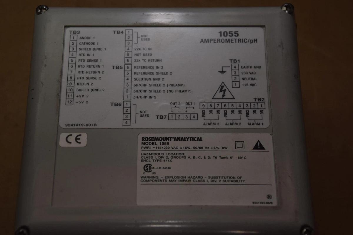 Used ROSEMOUNT ANALYTICAL 1055-01-10-25-32 105501102532 10W MONITOR