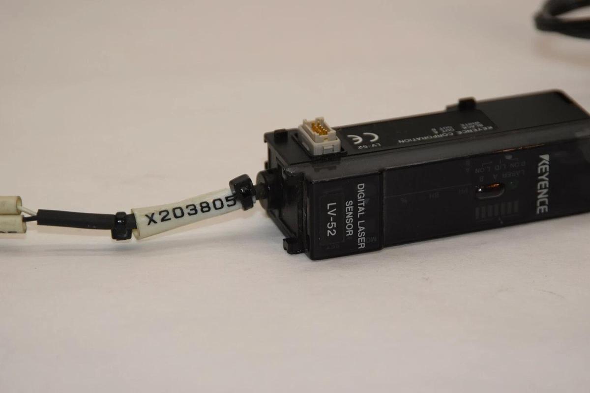 Used KEYENCE CORPORATION LV-52 LV52 Digital Laser Sensor