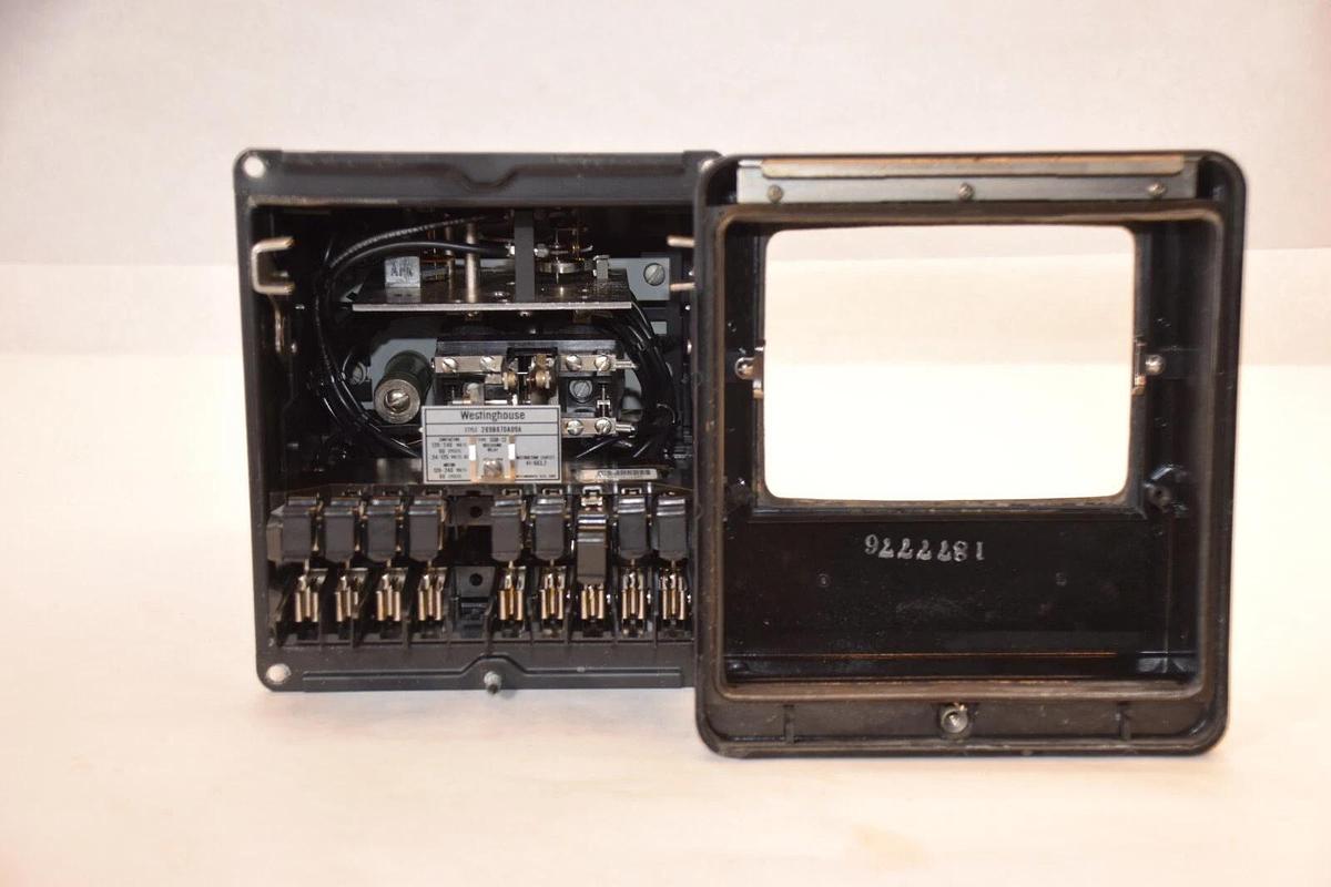 Used WESTINGHOUSE 289B870A09A 120-24V 60Cy Type SGR-12 Reclosing Relay