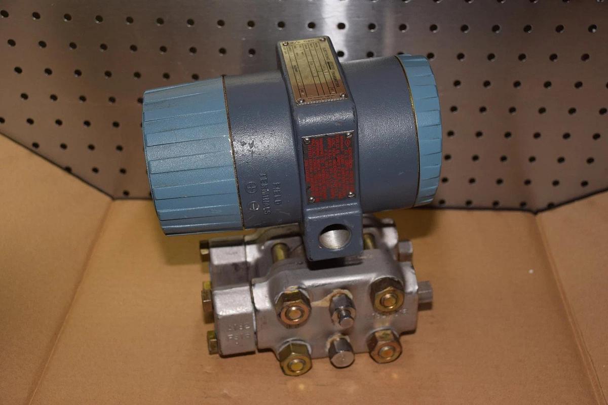 FOXBORO 823DP-I3S1NM2-AM 12.5-65VDC 3000psi ELECTRONIC TRANSMITTER NEW