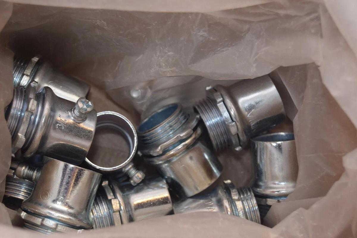 (NEW - Lot of 10) APPLETON 4075S 3/4" Set Screw Type EMT Connector