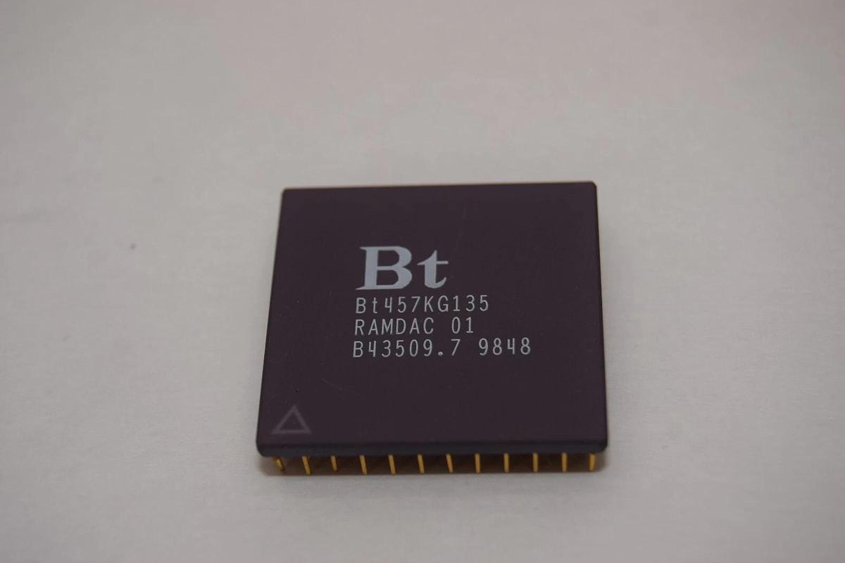 (NEW) BROOKTREE BT457KG135 RAMDAC 01 Integrated Circuit