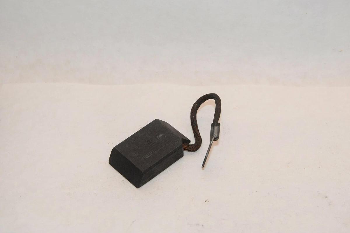 (NEW) SOUTHERN GL 603 #603 1-1/8" x 7/16" Carbon Brush