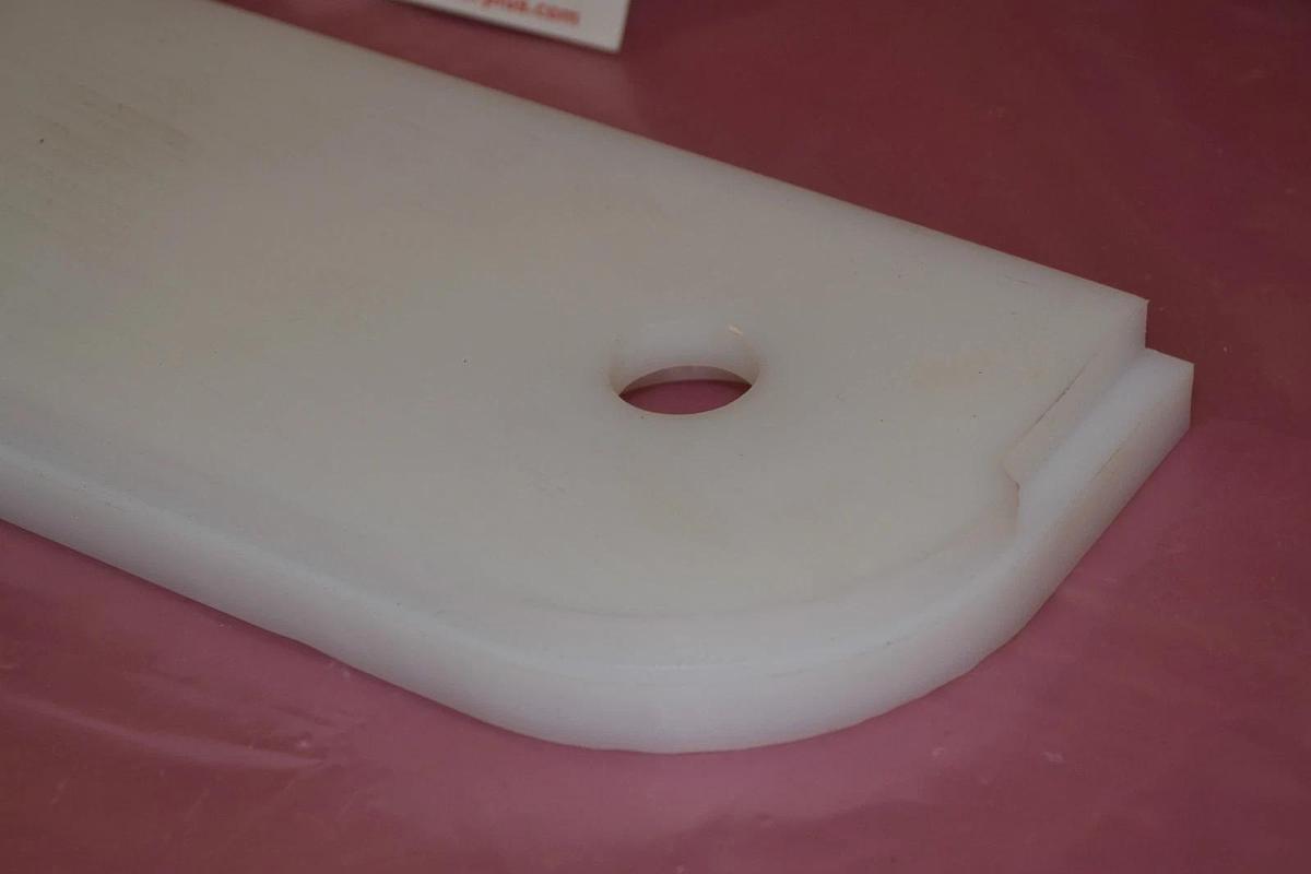 Intelligrated Chain Guide 6557086 Conveyor 4210860 UHMW 1x5 L=17.38 CTS NEW