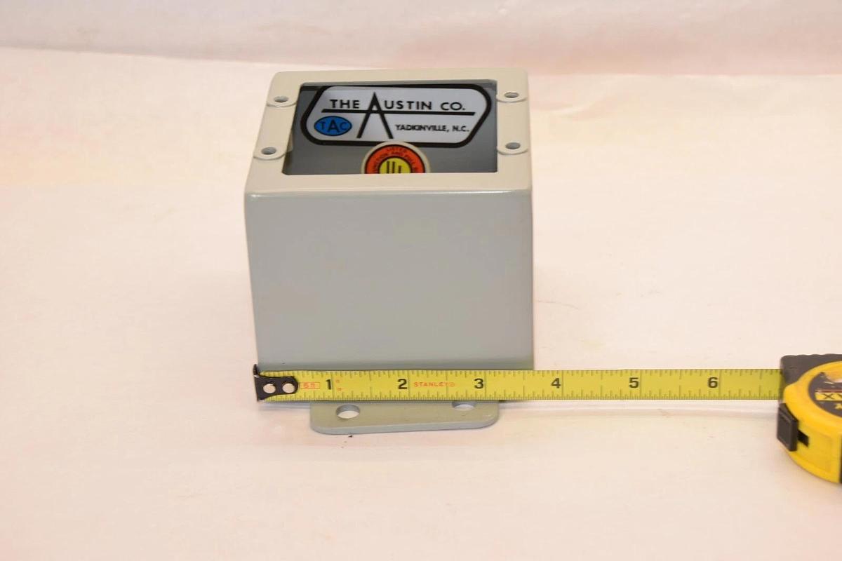 (NEW) THE AUSTIN CO. 746C Type 4 & 13 Junction And Bull Box 3.5" x 3.5" x 3"