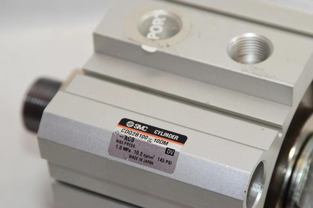 (NEW) SMC CDQ2B100-10DM-XC9 1.0MPa 145psi Compact Cylinder