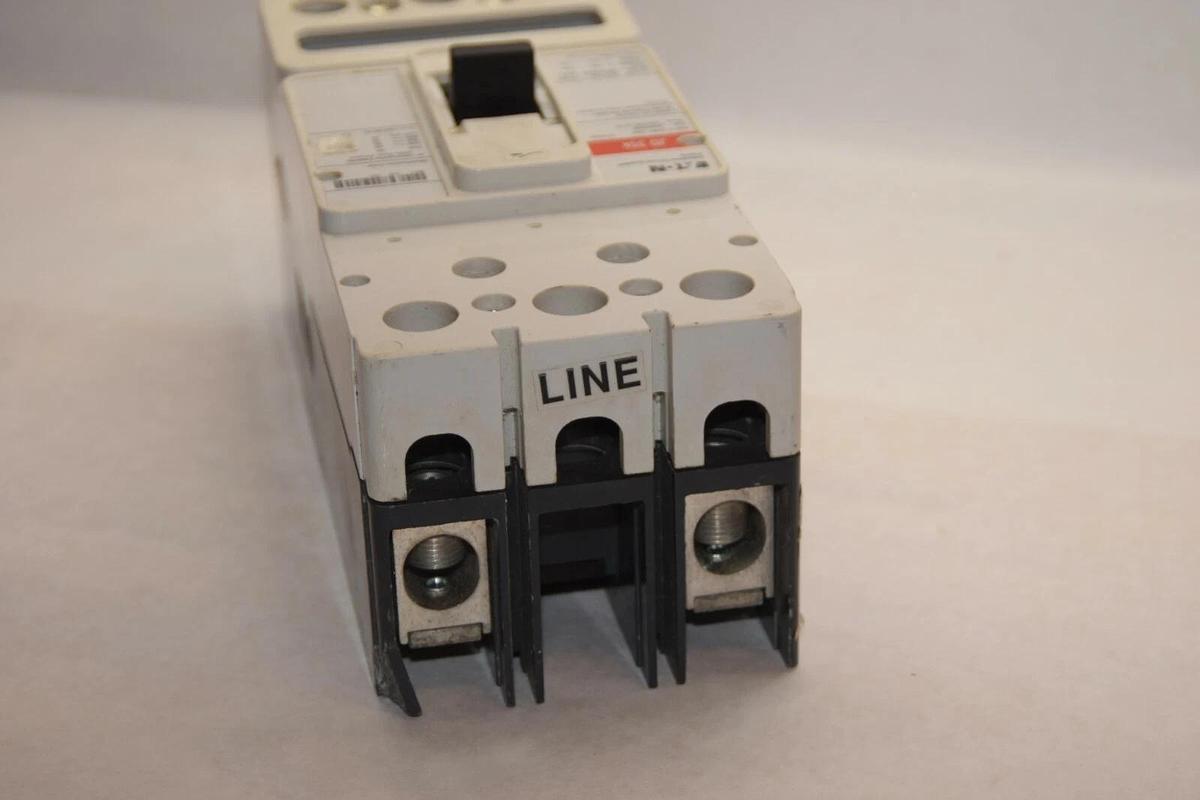 Eaton JD2250F JD 35k 250A 250 Amp A 2 Pole Circuit Breaker *Chipped Corners *