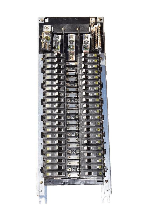 Used Square D 42 Circ 225A Main Lug Panelboard Interior NQOM442L225GSA 3ph LOADED 30a