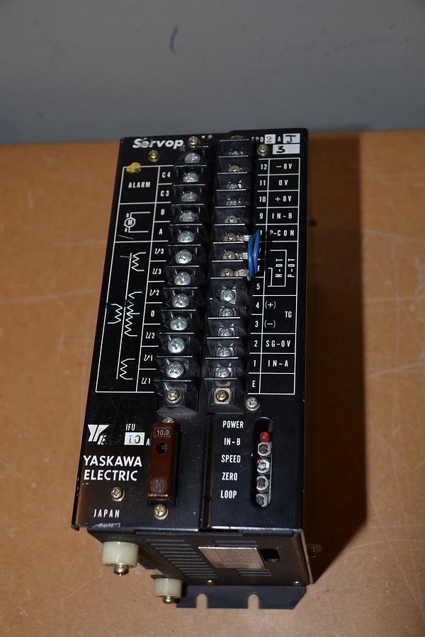 Used Yaskawa Electric Servopack Servo Drive CPCR-FR02AJ CPCRFR02AJ CPCR FR02AJ