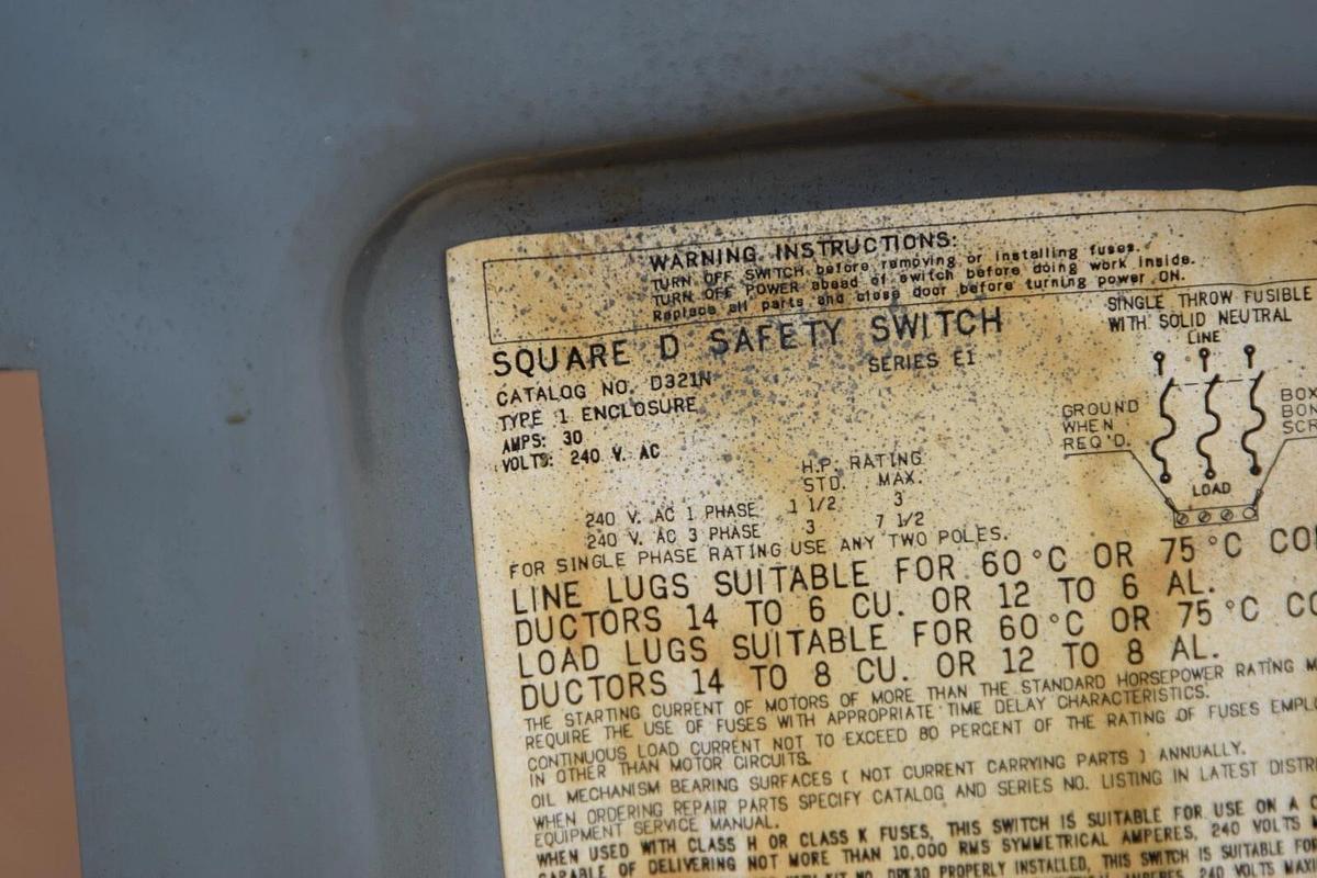 Used SQUARE D Safety Switch D321N 30A 30 Amp 240V Series E1 Safety Switch