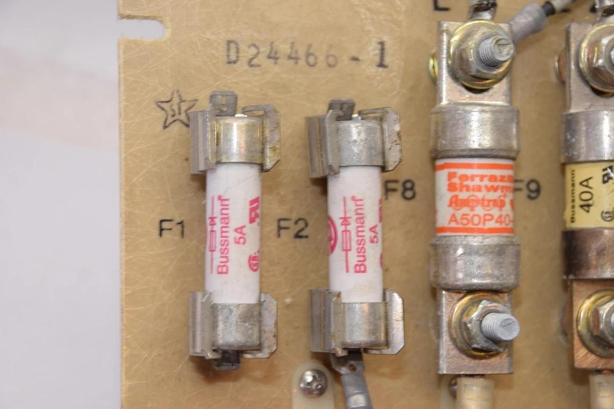 Used BUSSMANN D24466-1 , BC6032Q , 5Amp Buss , 40Amp , 2Amp CC-Tron Fuse Block Card