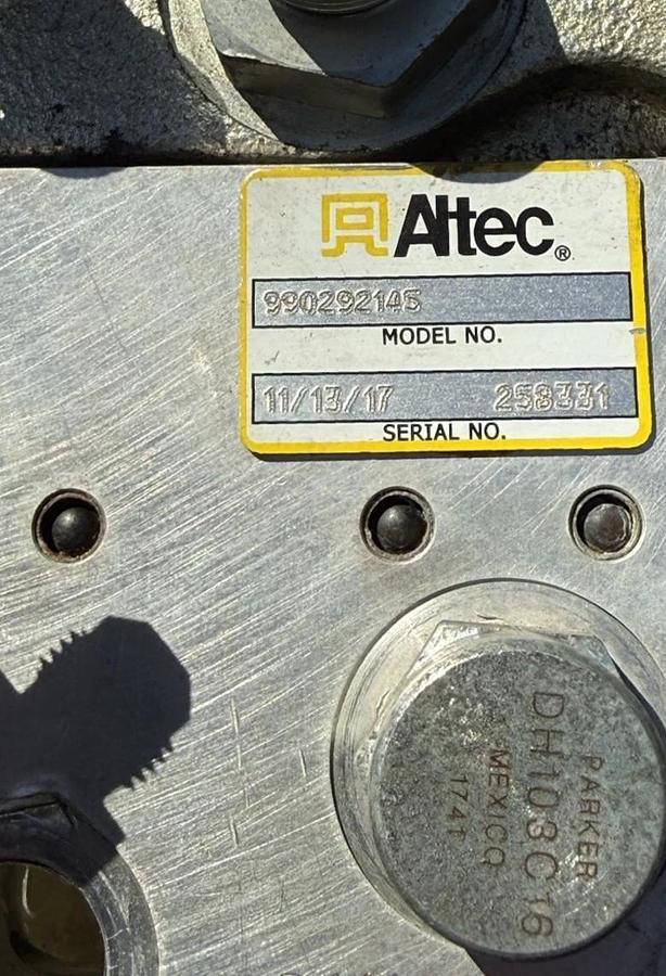 Used Altec 990292145, DB5195.800 Hydraulic Valve Block 7 spool Valve