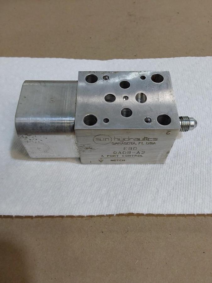 Used DOUBLE A QJW-005-P-10A4 DIRECTIONAL HYDRAULIC VALVE