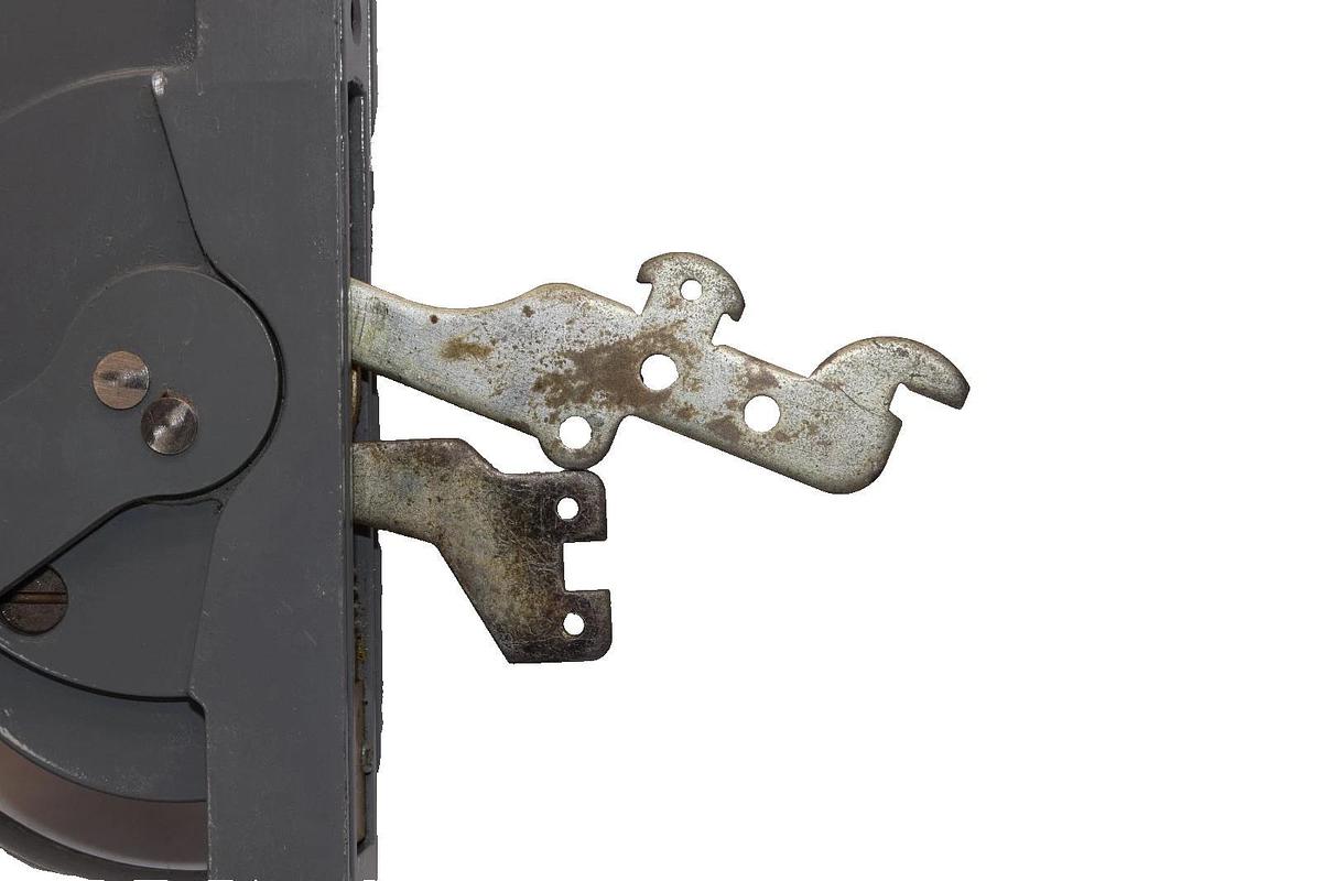 Used Allen Bradley 1494V Disconnect Handle *Chipped*