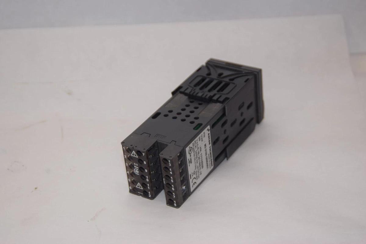Used ASCON TECHNOLOGIC M3-3100-0000/001 100-240V 50/60Hz 3W Temperature Controller