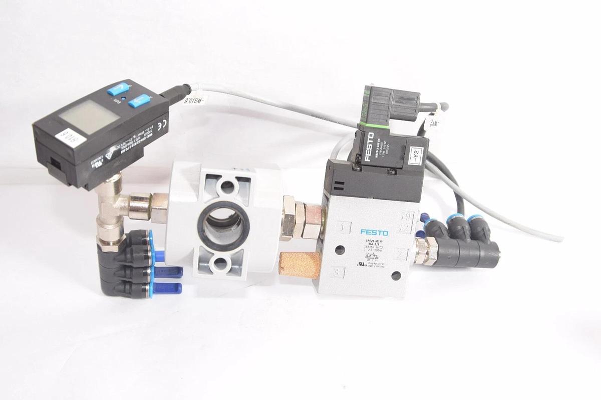 Used FESTO CPE24-M1H-3GL-3/8 Valve W/FRM-...-D-MAXI , SDE1-D10-G2-R18-C-P2-M8 Sensor