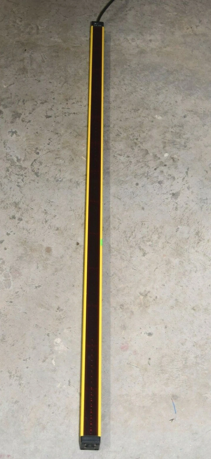 Used STI MS46SR-14-1130-Q1-R-NC-FP-HA1 70158-1809 Transmitter Safety Light Curtain