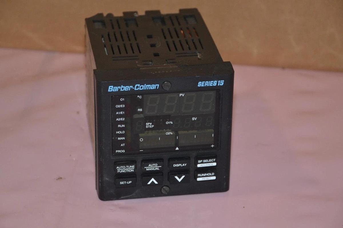 Used BARBER-COLMAN Ser.15Q 15Q8-0KF00-00F-0-00 15Q80KF0000F000 Temperature Controller