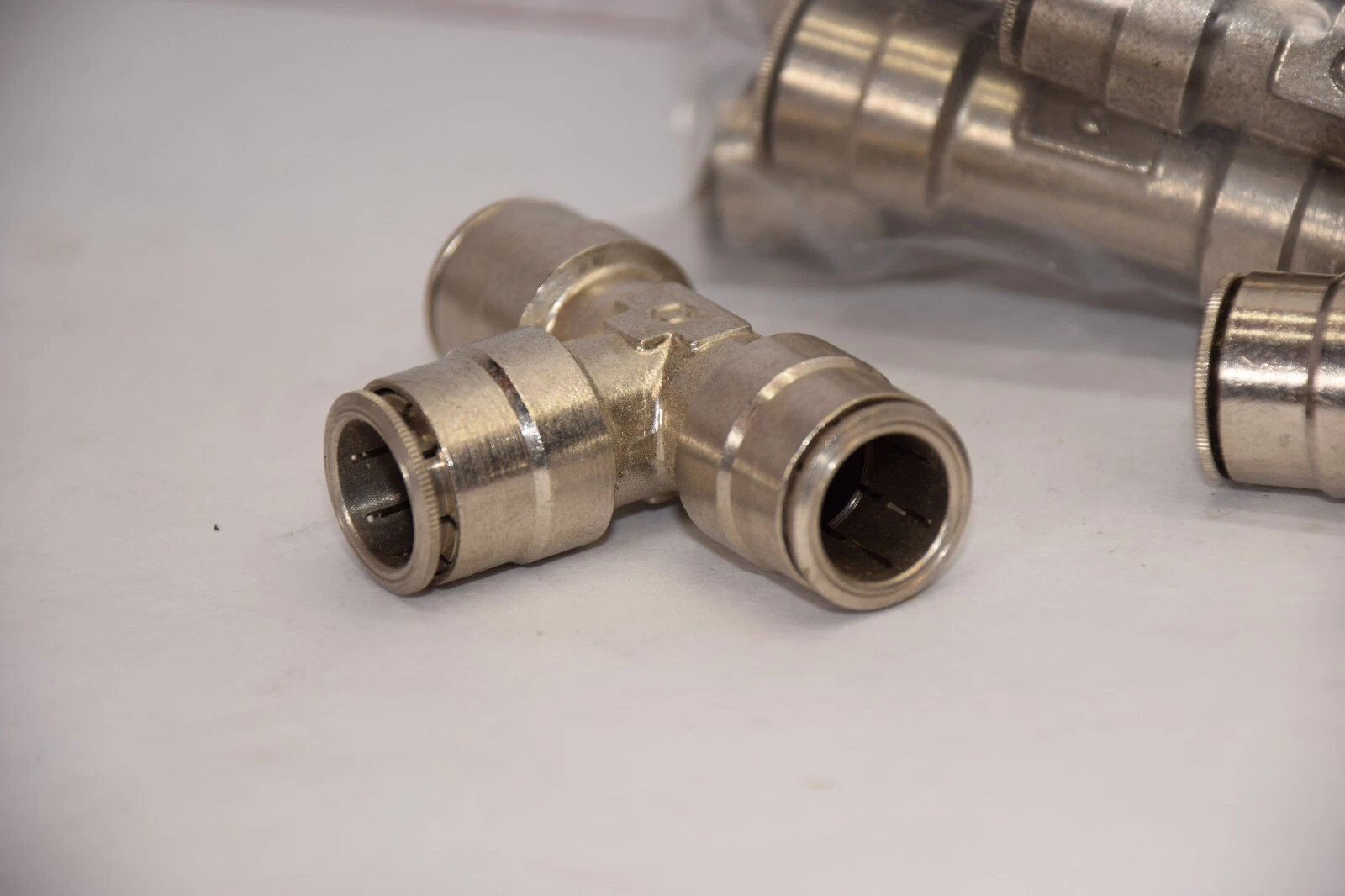 (NEW - Lot of 13) Stainless Push-to-Connect 1/2" Tee Fitting