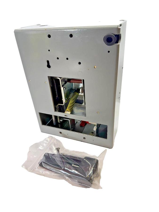 Used Eaton LD MDL EOP4MT07 Motor Operator Breaker Breaking 120vac E0P4MT07