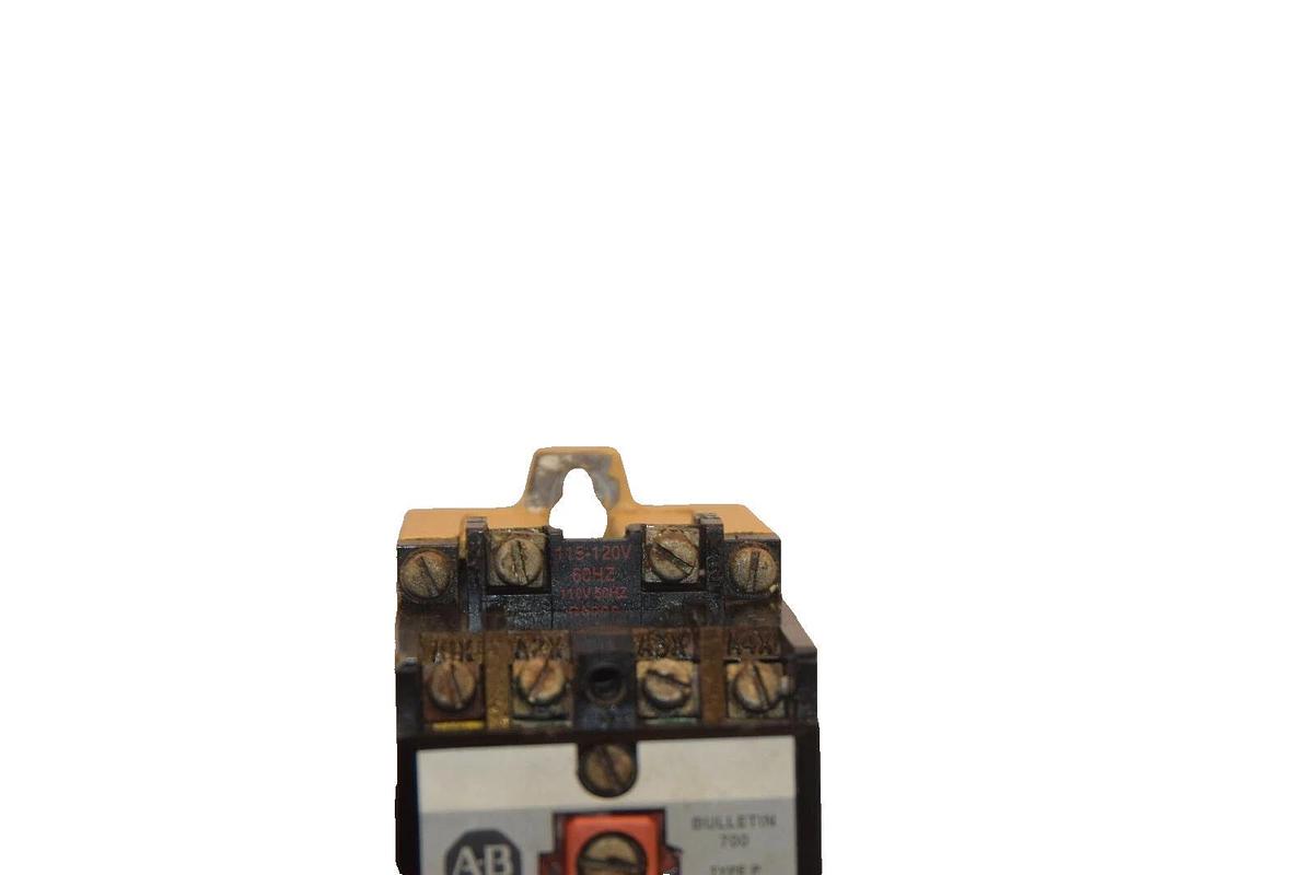 Used Allen Bradley Control Relay 700-P400A1 700P400A1 Type P 115-120V Coil