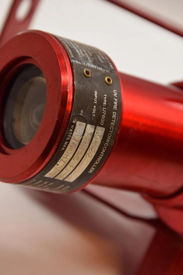 Used Det-tronics UV Fire Detector Controller  U7600B4722  U7600 B4722 120V