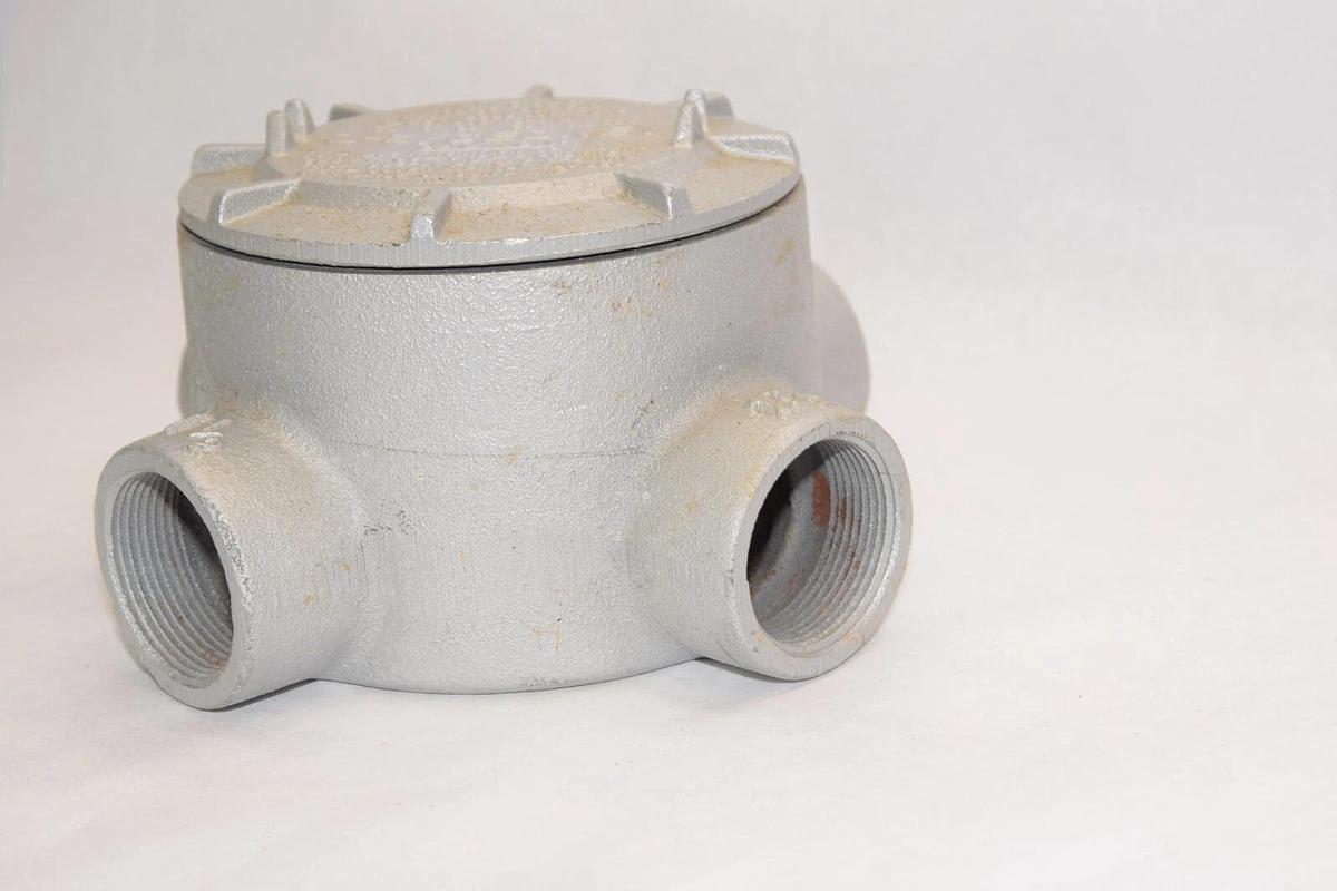 (NEW) O-Z / GEDNEY GUAX-150A  GUJX-150 CUA 1-1/2" CUA 4 Way Cond. Outlet Box