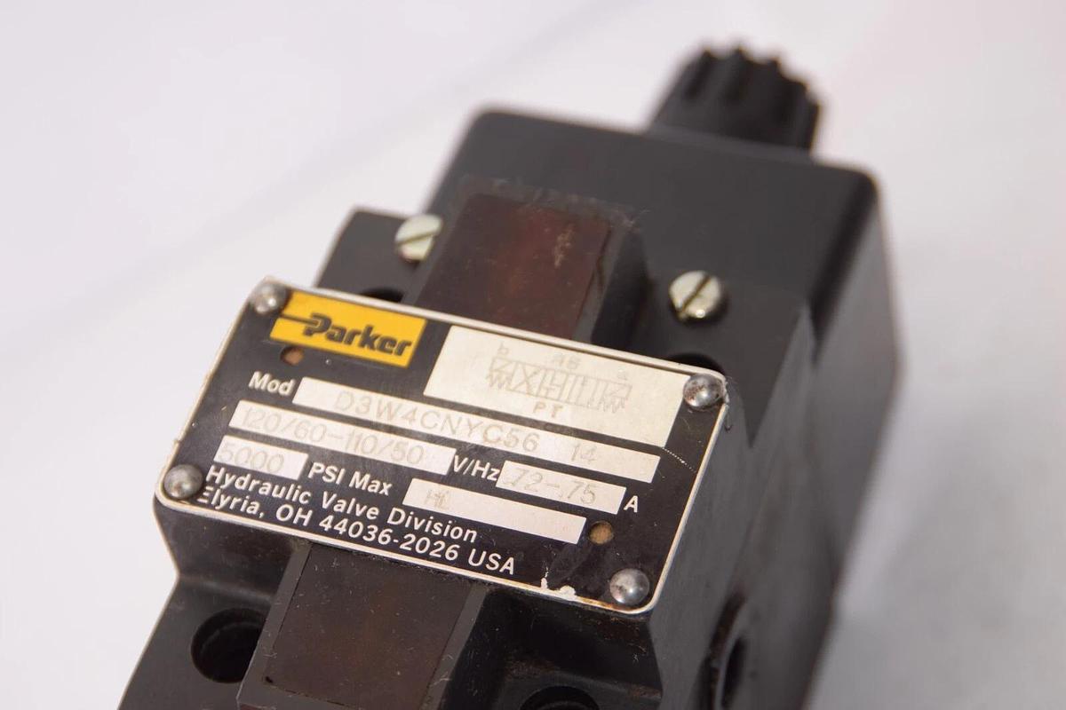 PARKER D3W4CNYC56 -14 110/120v 5000psi Directional Control Valve (NEW)
