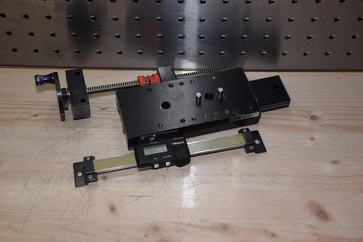 Used PARKER DAEDAL LINEAR SLIDE W/MITUTOYO CALIPER POSITIONING SYSTEM