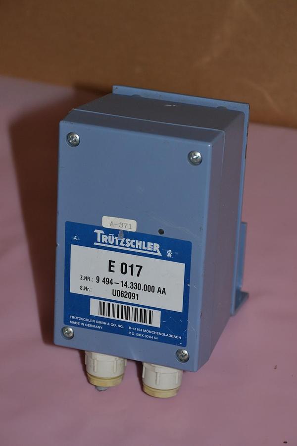 Used TRUTZSCHLER PHOTOELECTRIC EYE E 017 9 494-14.330.000 AA 9494-14.330.000AA