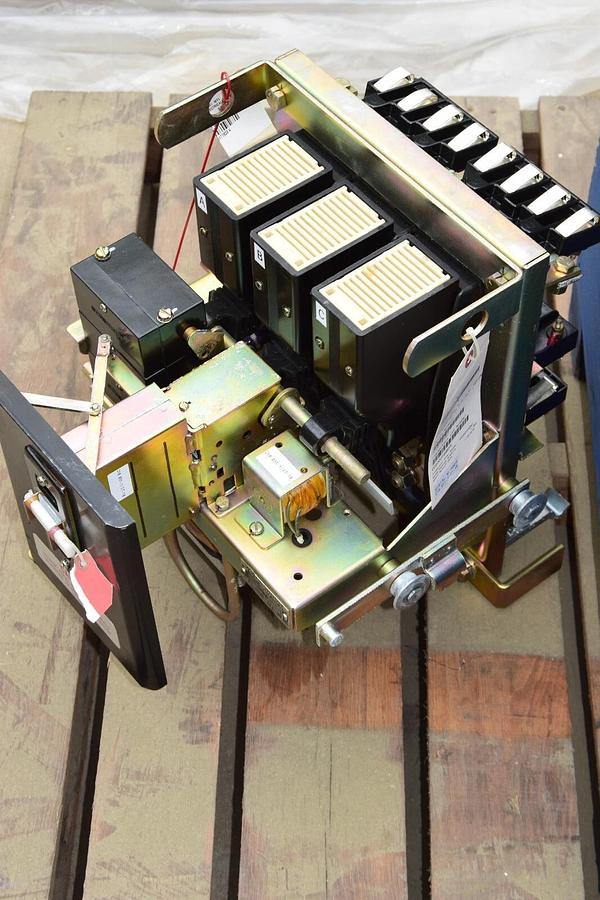 Used Westinghouse Air Circuit Breaker Type DB15 225 Frame Size 600VAC  (New)