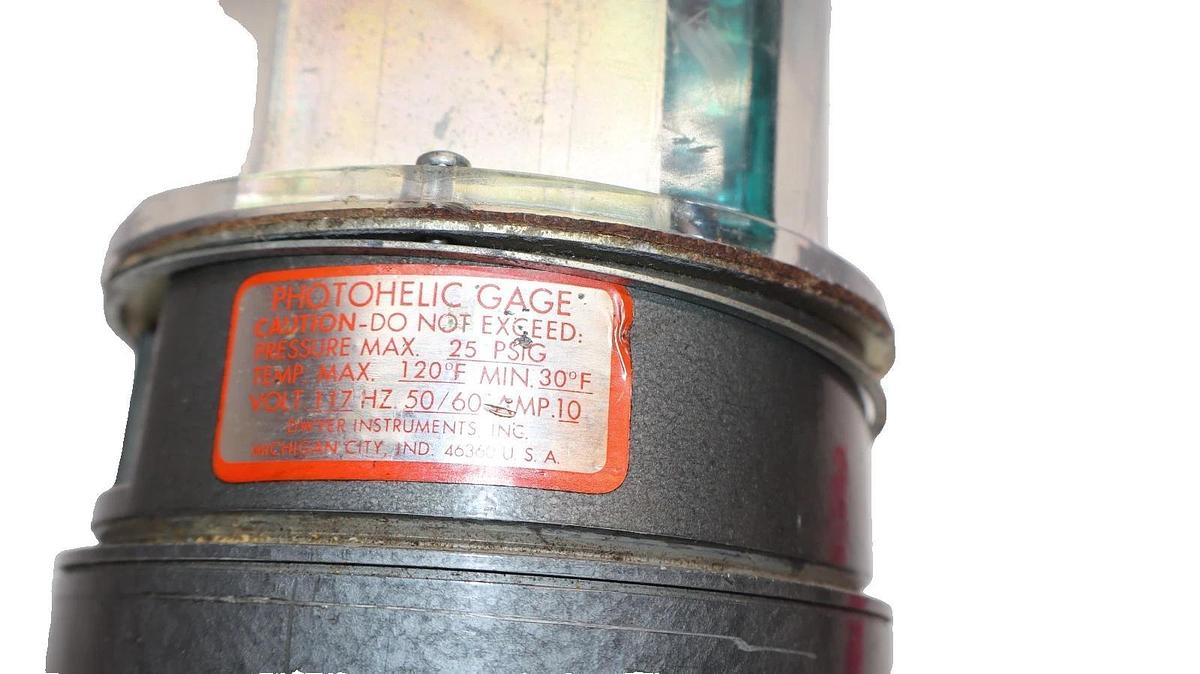 Used Dwyer Hergeth Photoelic Gage Water Gauge 2051 SRH 0-2"