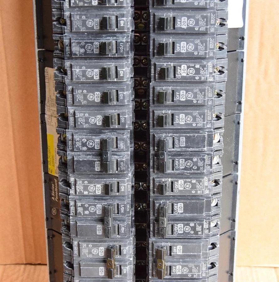 Used General Electric GE A Series 225A Panelboard Interior AQL3422ATX AXB4M9 3ph 4w