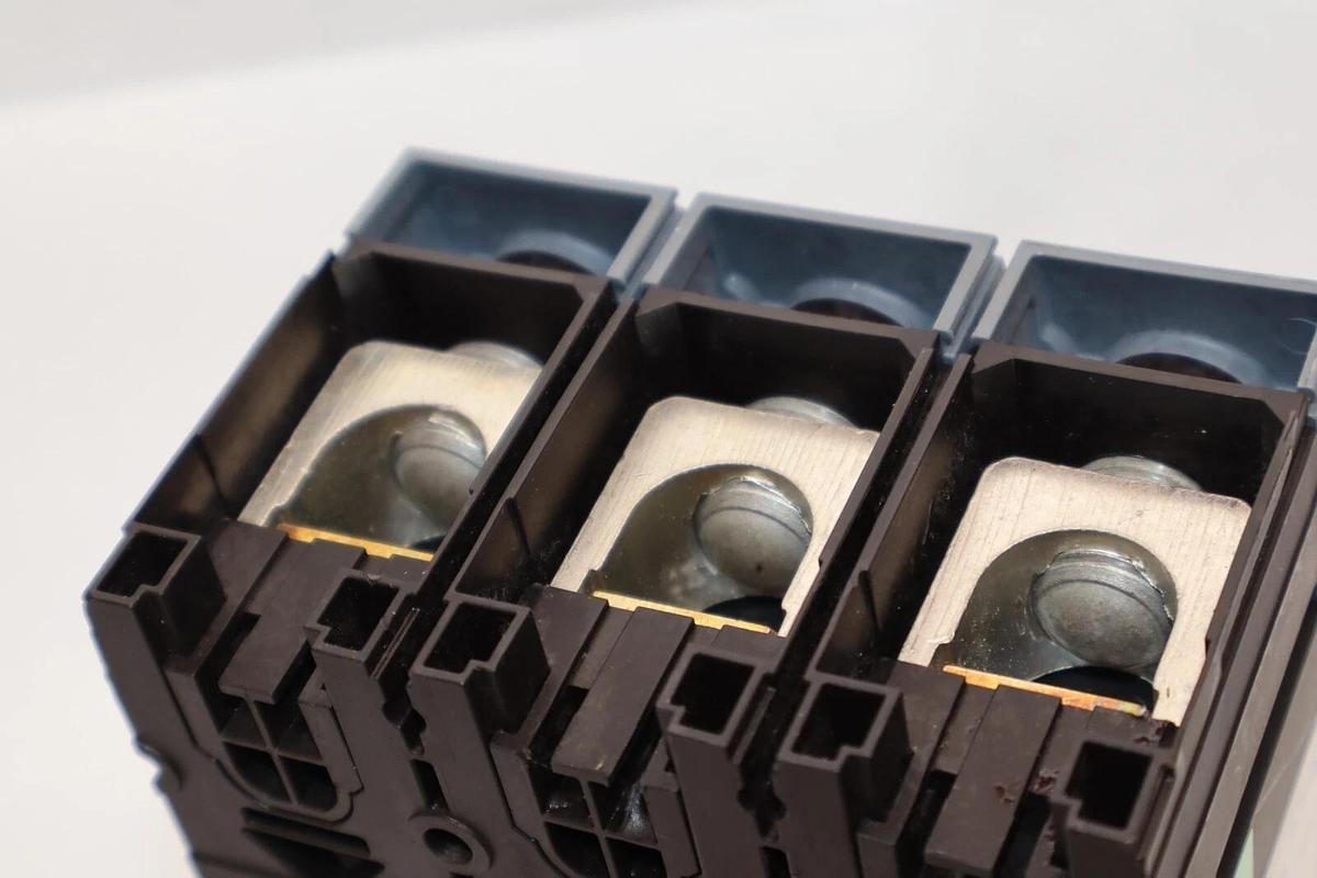 Siemens  3VA5 HFAS Circuit Breaker 250A 250 Amp 3VA5225-6EC31-0AA0 250H 3p NEW