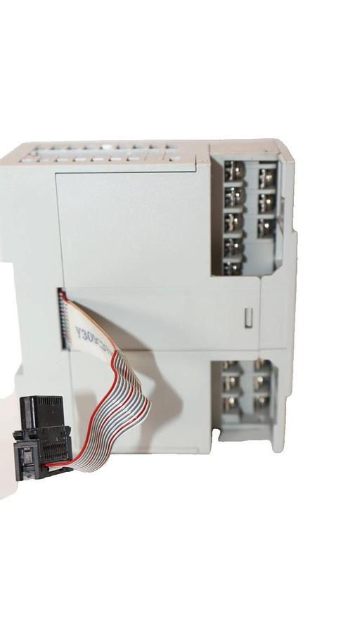 Used MITSUBISHI ELECTRIC FX5-16EYT/ES , FX516EYTES 5-30Vdc 0.5A Prog. Controller