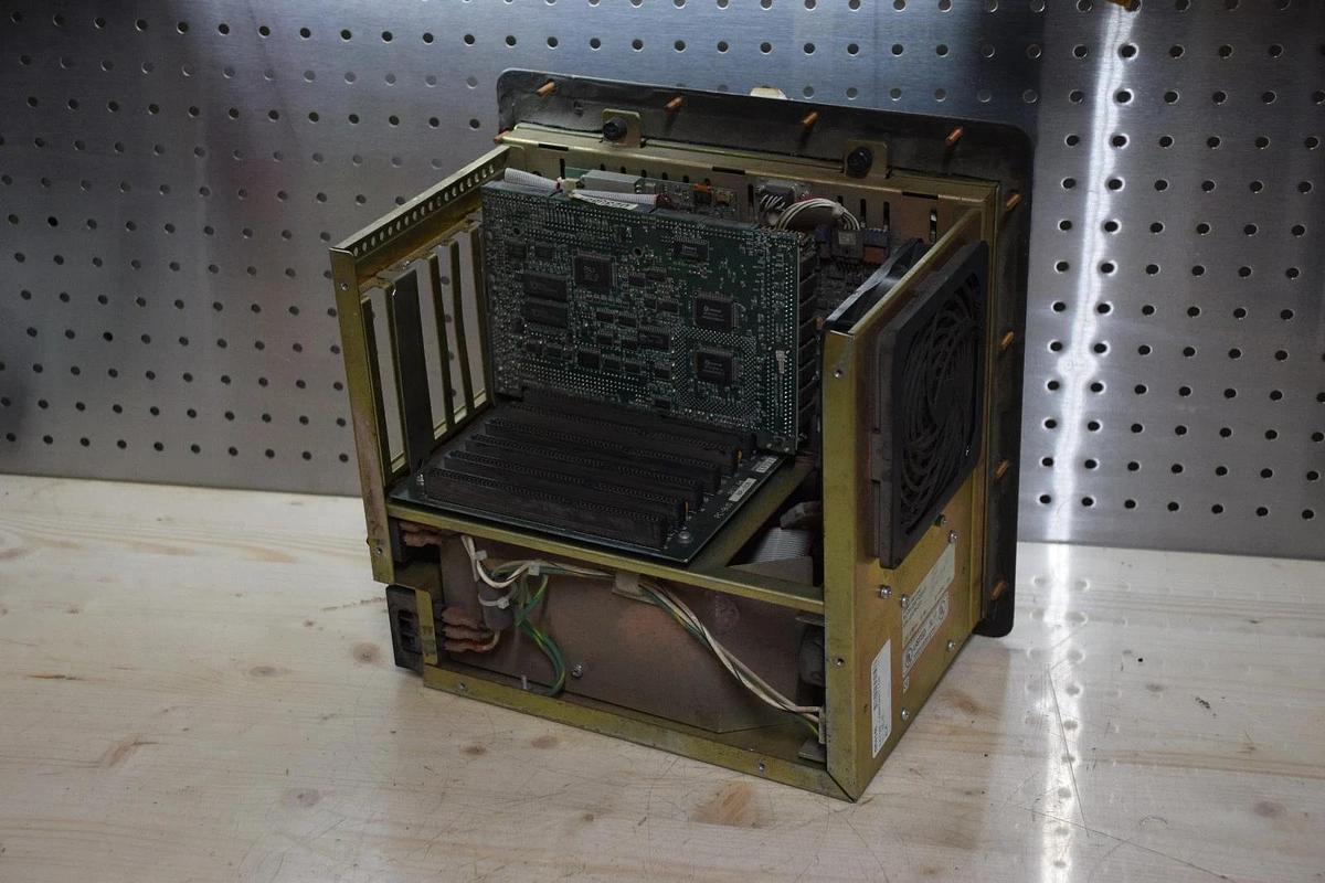 Used Cutler-Hammer D720  DS71205-01 Operator Interface Industrial PC