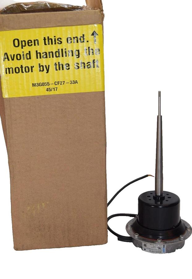 (NEW) EBMPAPST M3G055-CF27-33 , M3G055CF2733 230V 50/60Hz 0.82A Axial Fan