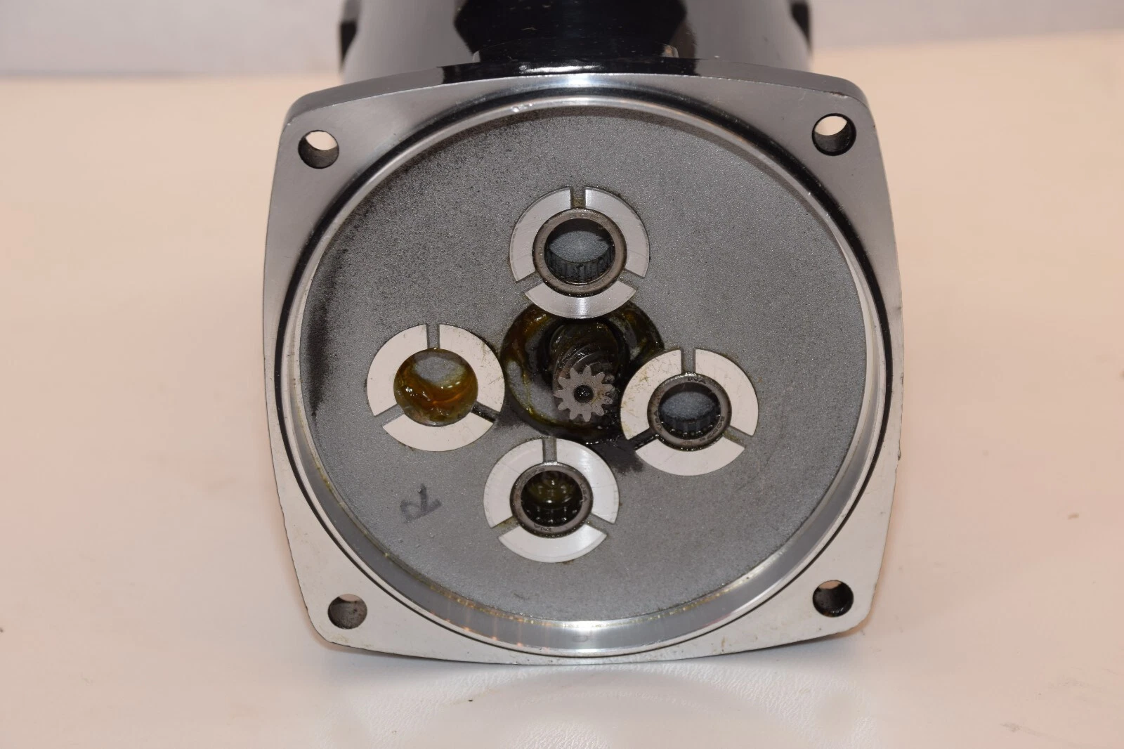 Used BODINE ELECTRIC COMPANY 42A7BEPM-F3 30V 1/3HP 20:1 Ratio 125rpm Gearmotor