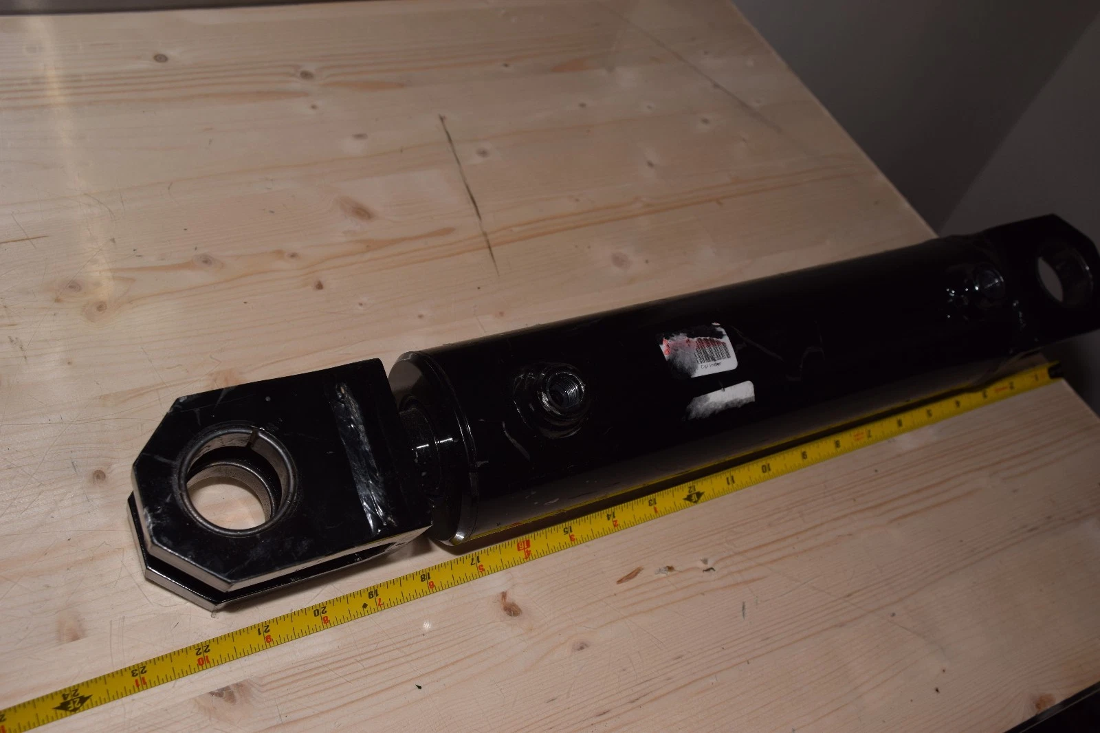 Hydraulic Cylinder 242805-2-48 9035193 G28203551 22" L 12" stroke 1-1/2" rod