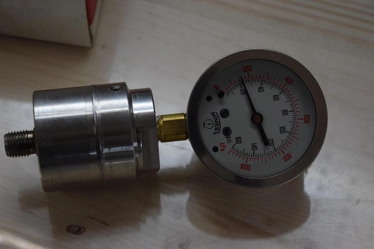WINTERS INSTRUMENTS 805-973-S 2.5" 0-160psi/kpa PRESSURE GAUGE NEW