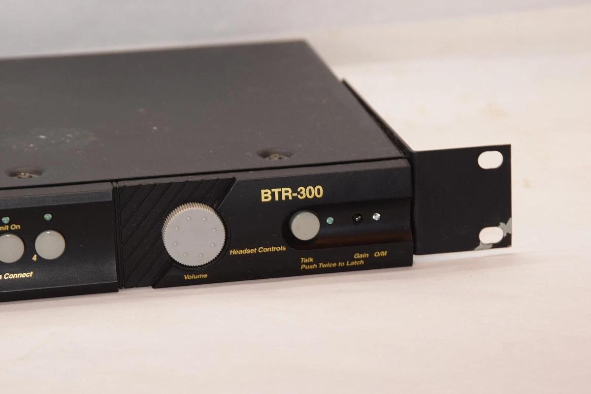 Used TELEX RADIOCOM BTR-300 Wireless Intercom Base Station *Missing Button*