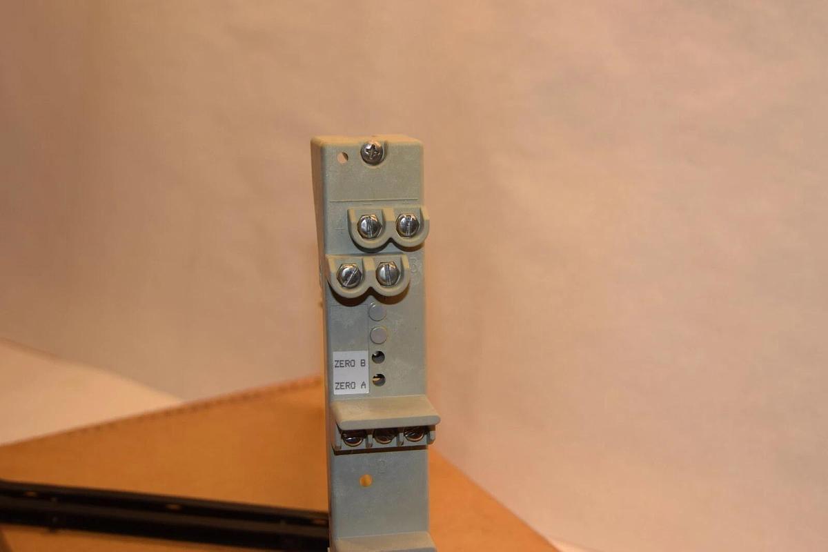 (NEW) FOXBORO 2AI-I3V 2AI13V Voltage Converter